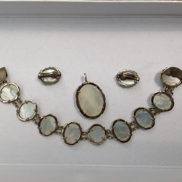 Vintage MOP and Shell Lady Soldier Cameo Set - Picture 2 of 5